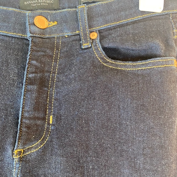 Banana Republic Dark Wash High Rise Flare Leg Jeans size 6 (EU 28) - Picture 4 of 7